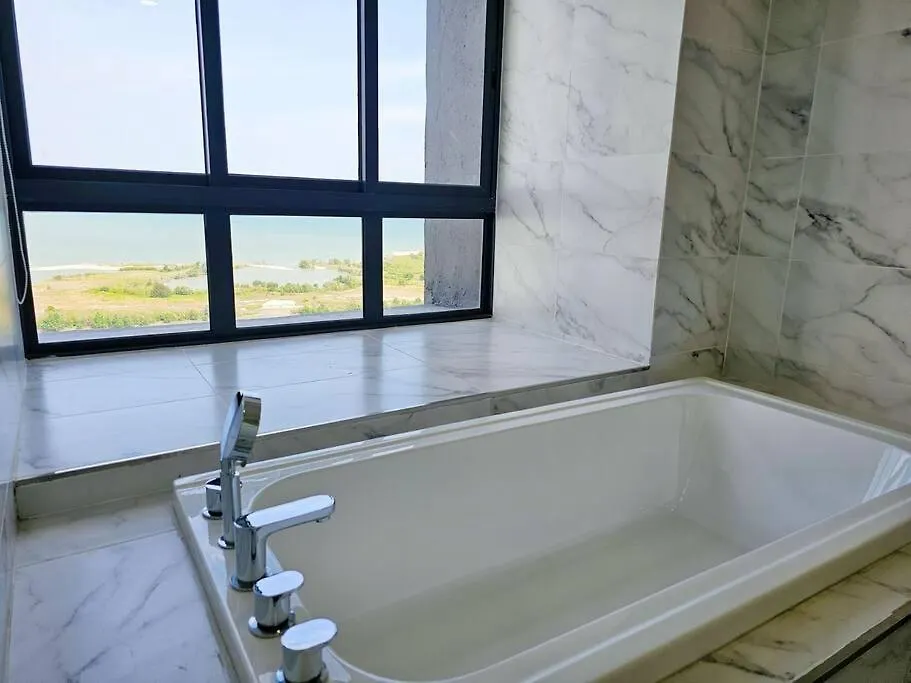 Serenitystay•Seaview•Ownbathtub.Imperioresidence Malacca 0*,  Malaysia